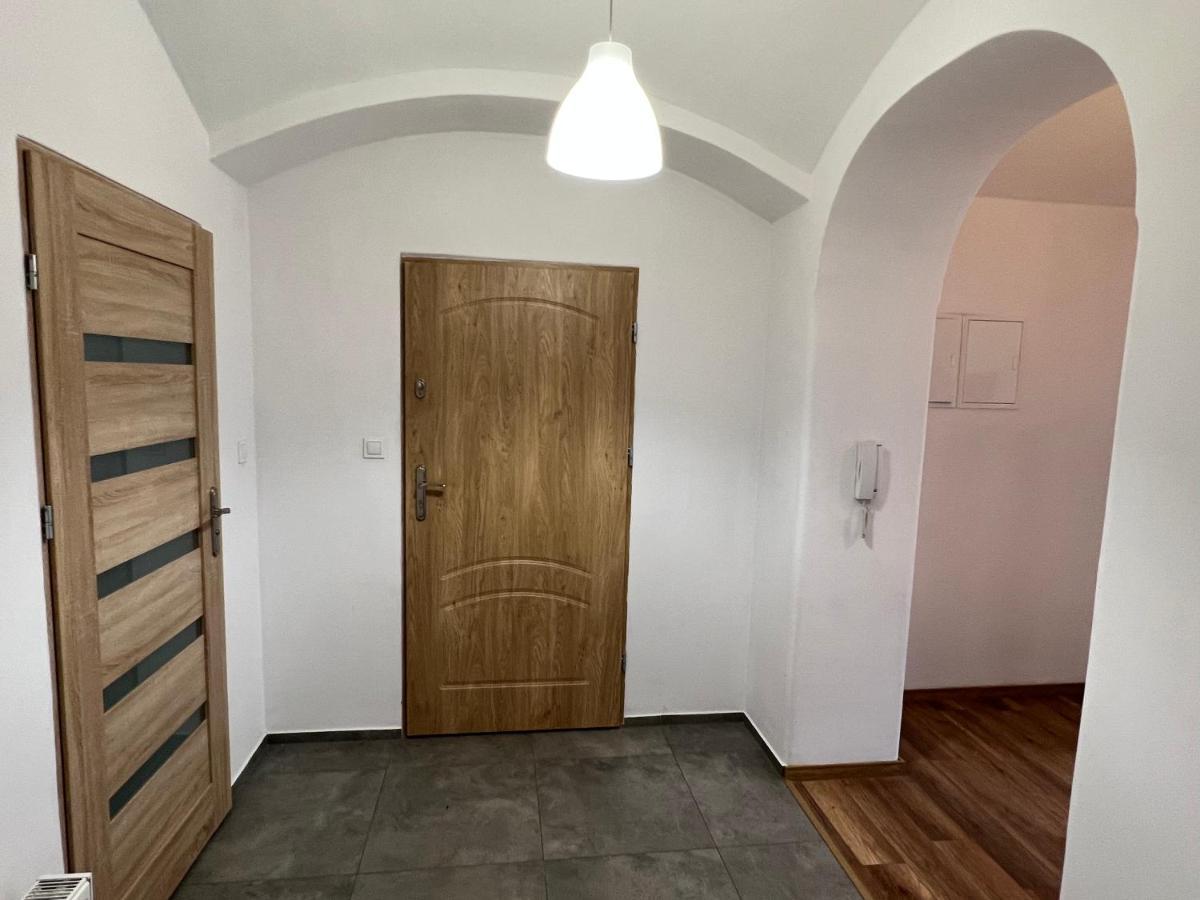 希隆斯克地区宗布科维采Apartament 3 Pokojowy Z Parkingiem公寓 外观 照片