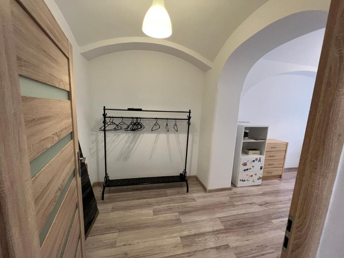 希隆斯克地区宗布科维采Apartament 3 Pokojowy Z Parkingiem公寓 外观 照片